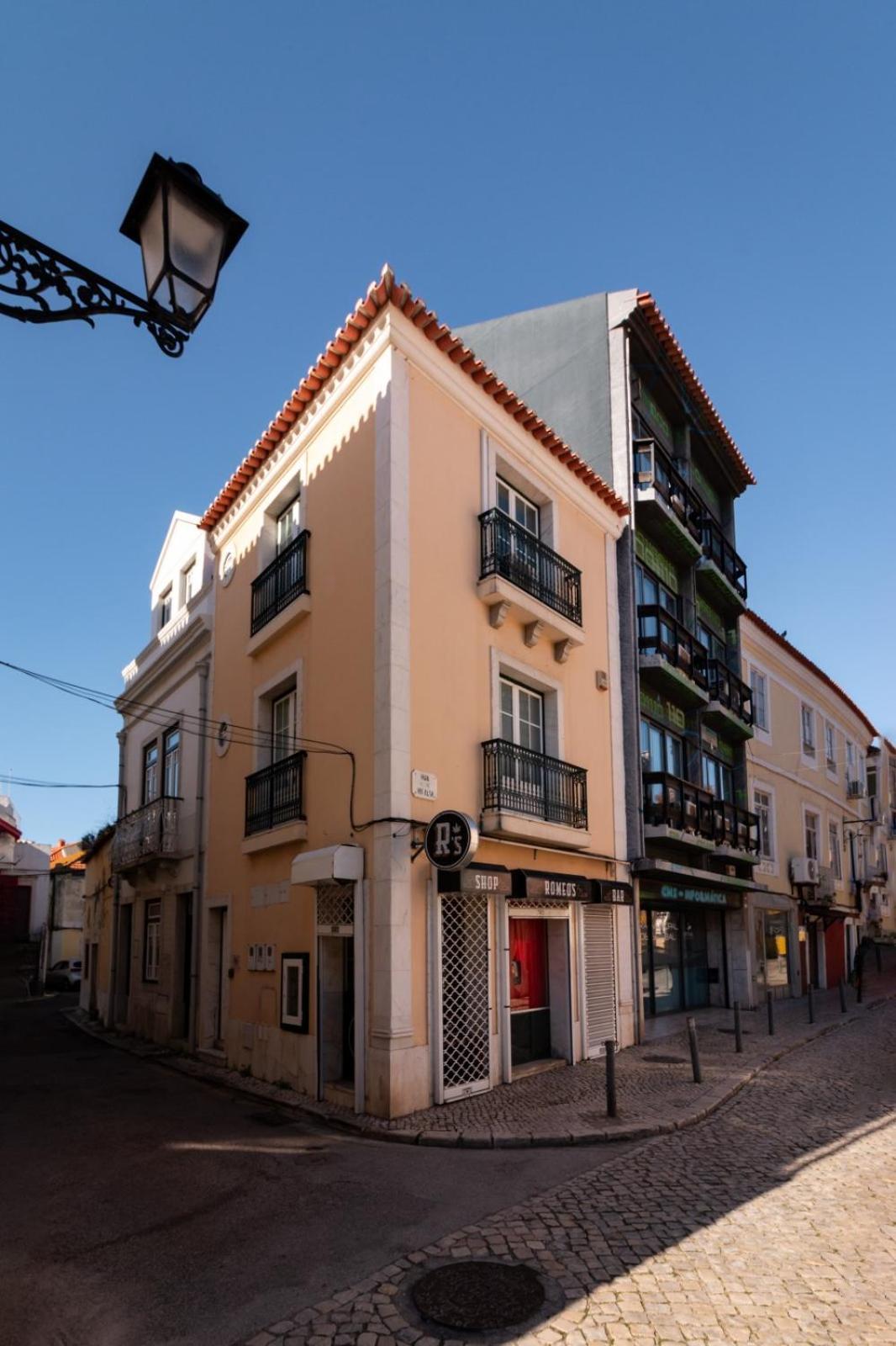 Newstar Duplex Apartment Setubal
